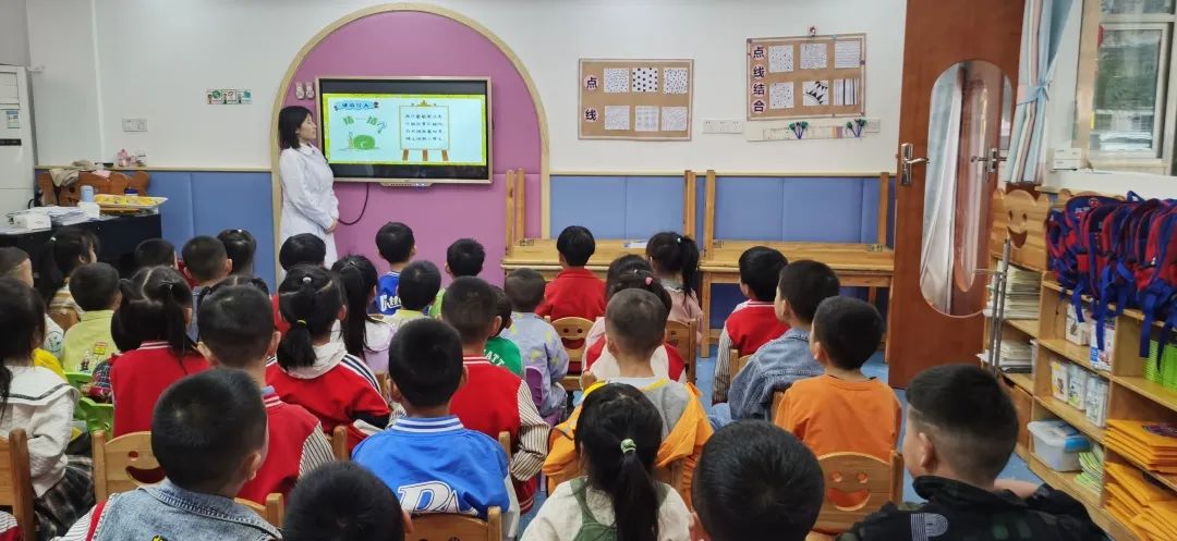 【爱眼始于心 护眼践于行】巴中博雅眼科医院走进红苹果幼儿园——呵护眼睛，从娃娃抓起！